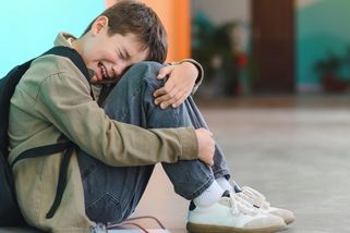 Šikanují i šprti a oblíbení studenti. Oběť nemá bez pomoci pedagogů a rodičů šanci